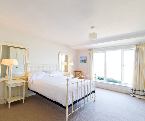 Cottage-Double-Beds_1060x630