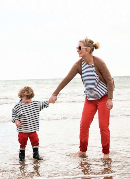 Family Paddling at Cliff House Hotel, Ardmore