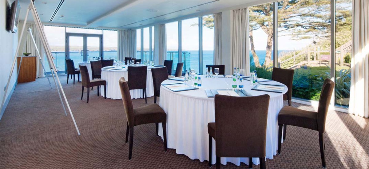 North Pavilion Round Tables 1075X535