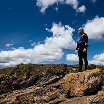 Man-on-Cliff_600x640