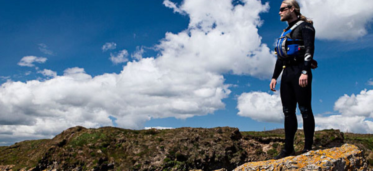 Man-on-Cliff_600x640