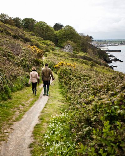 Couple on a coastal walk in Ardmore